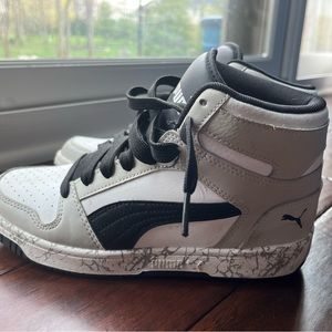 Size 5Y Puma high top sneakers